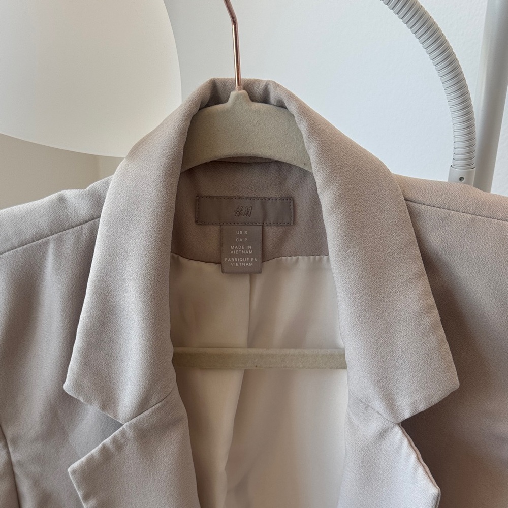 H&M Women's Light Beige Blazer